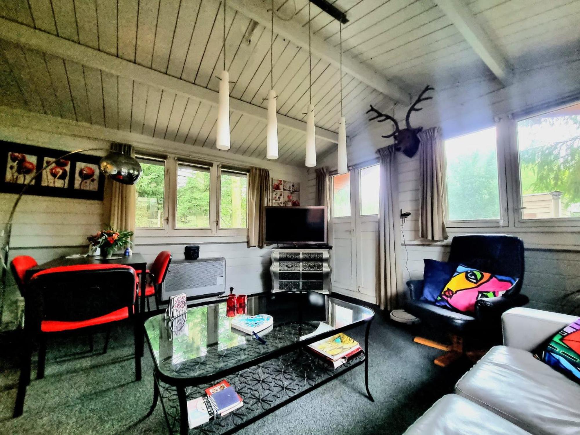 Chalet Op Een Rustig Park In De Natuur Putten Exteriör bild