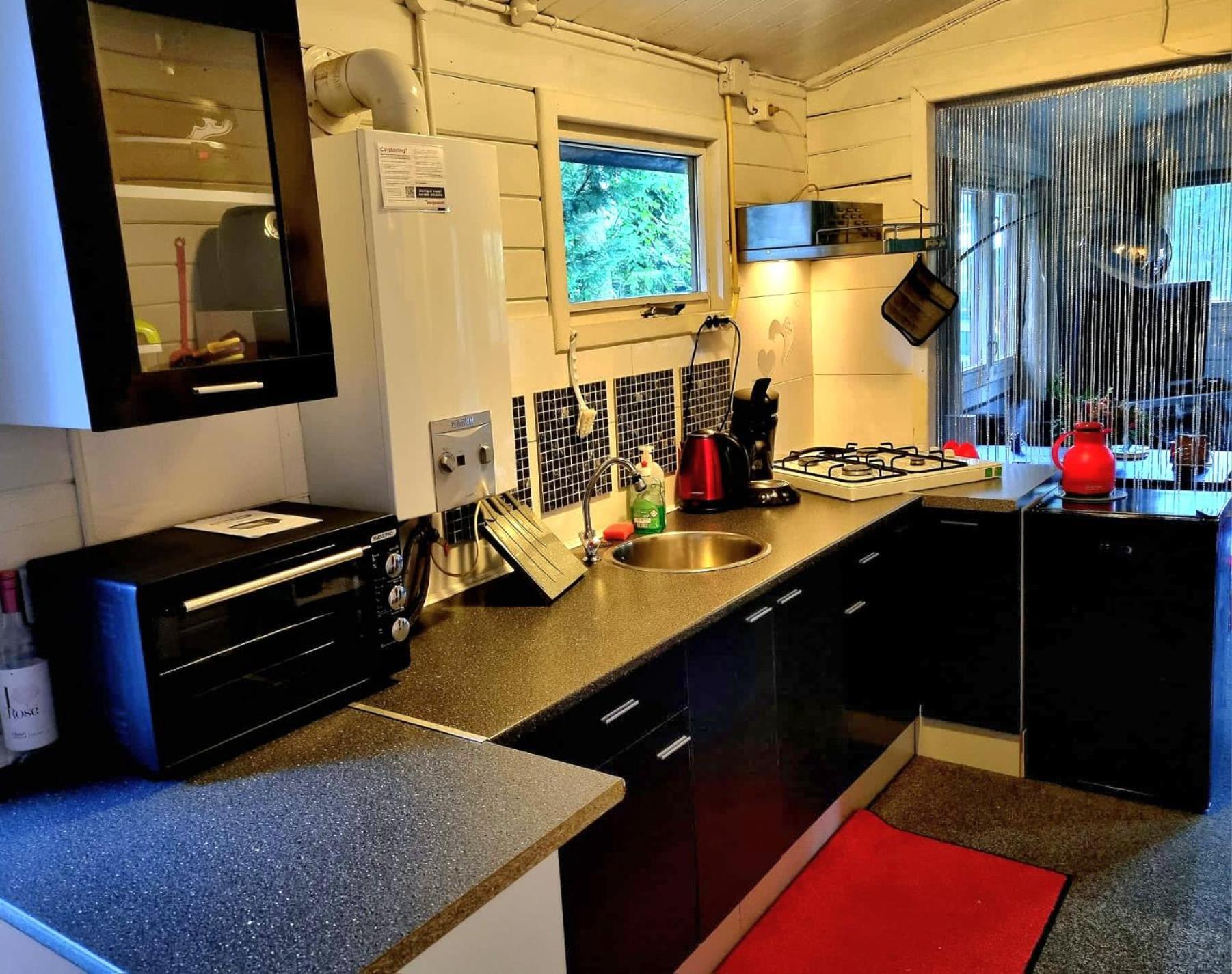 Chalet Op Een Rustig Park In De Natuur Putten Exteriör bild